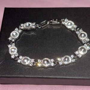 Elegant Silver Bracelet with Genuine Moissanite